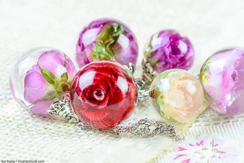how to cast fresh flowers in resin