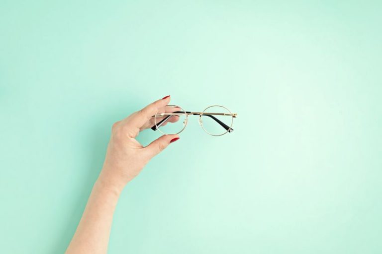 Best Glue for Plastic Eyeglass Frames Full Guide