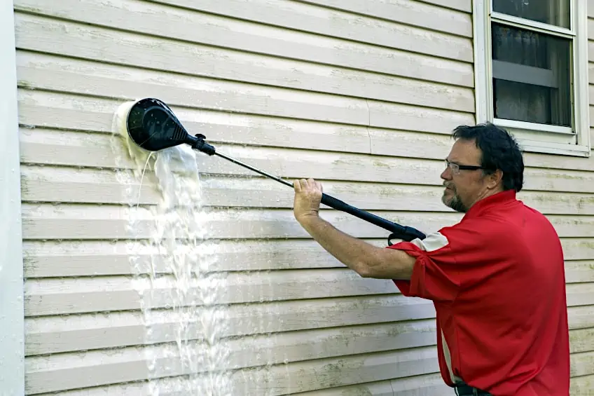 Clean Vinyl Siding Before Painting