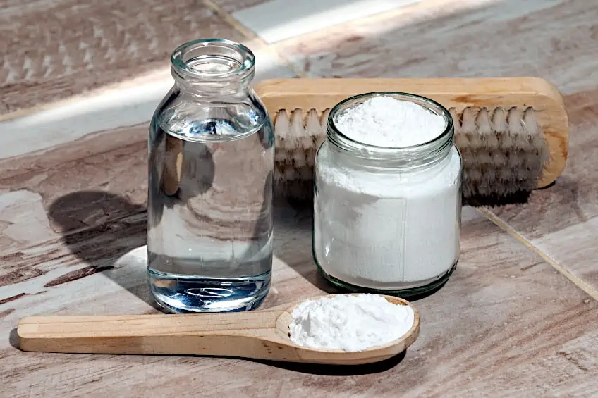 How to Remove Paint from Wood with Vinegar